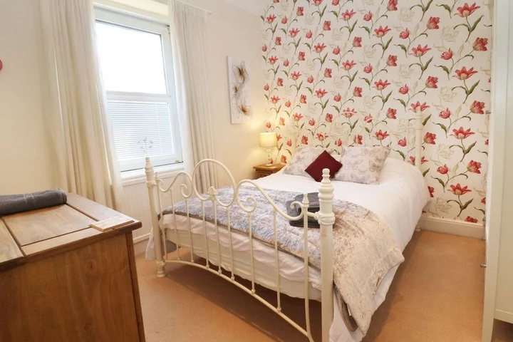 Room 3 of 9