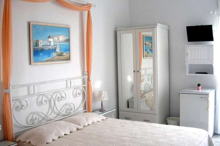 Room 4 of 25