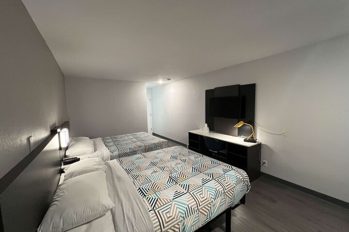 Room 6 of 35