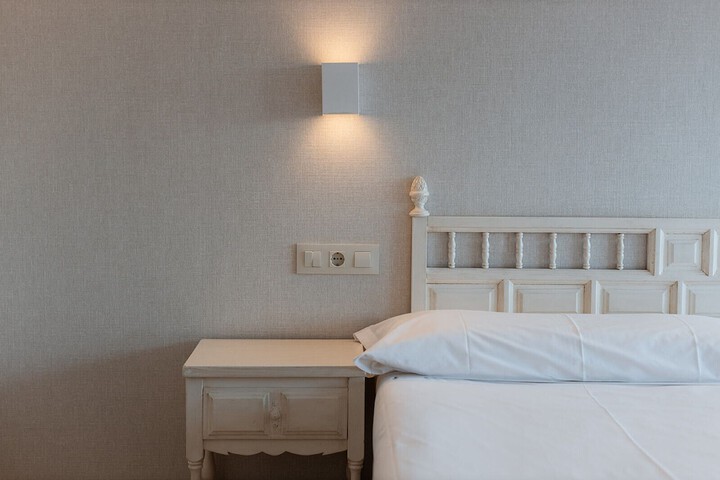 Room 10 of 26