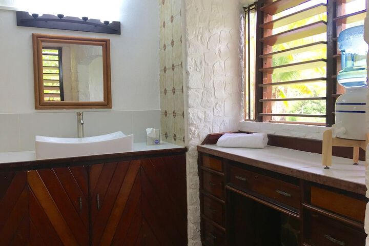 Room 5 of 34