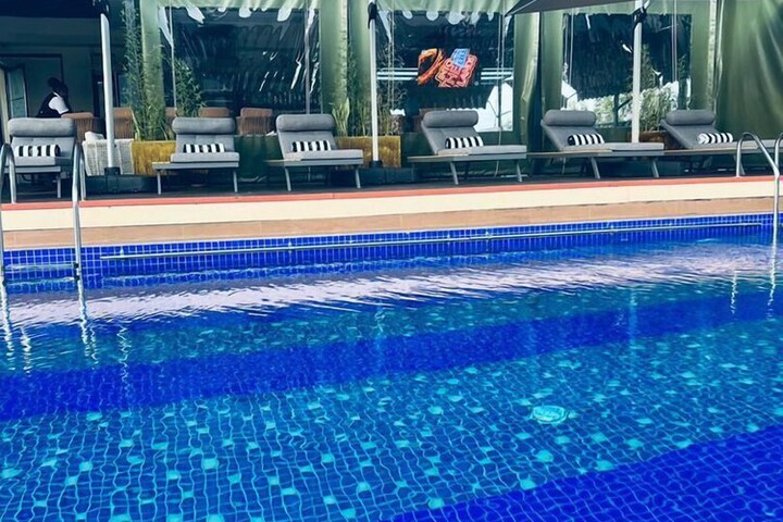 Pool 48 of 61
