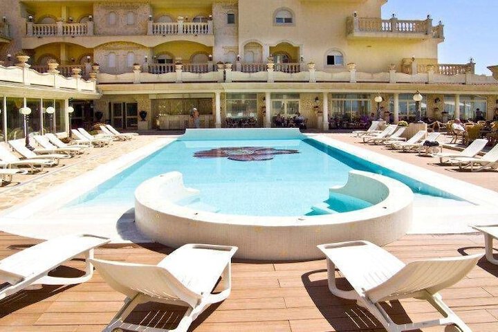 Pools & Facilities