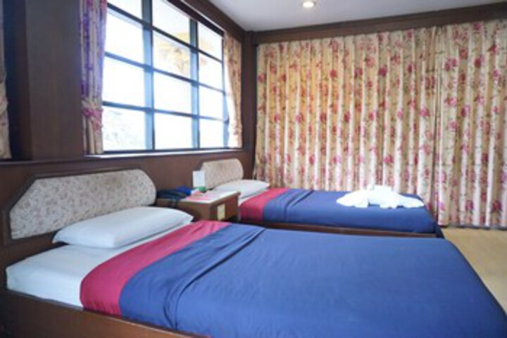 Room 16 of 50