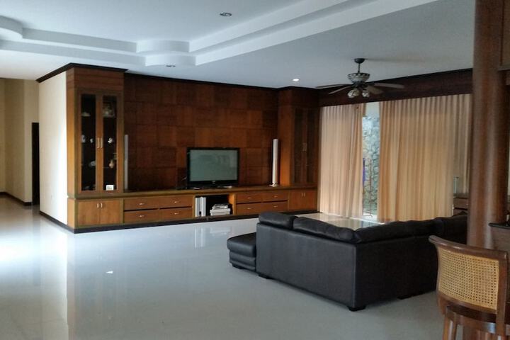 Room 10 of 46