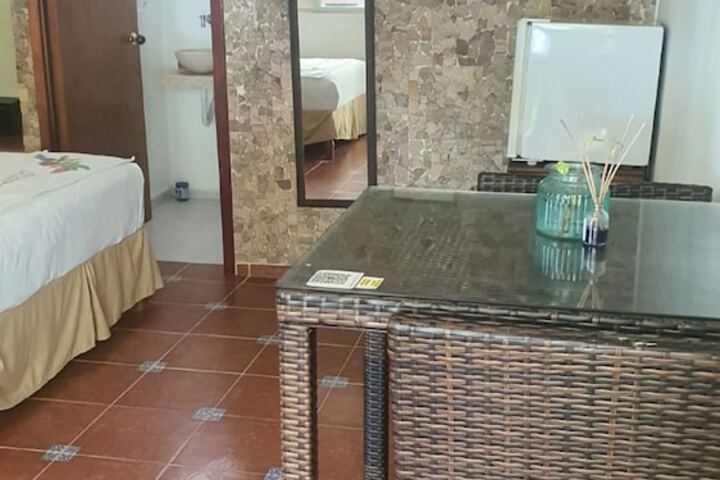Room 5 of 97