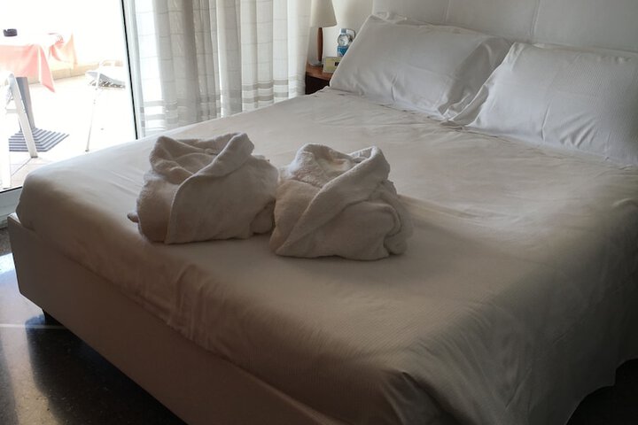 Room 5 of 43