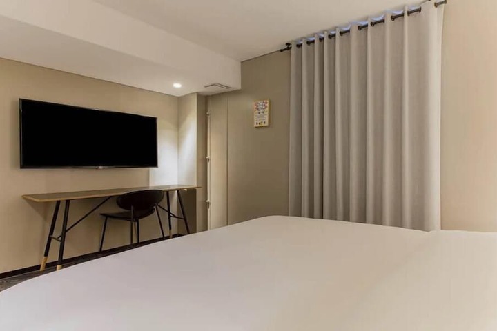 Room 30 of 36