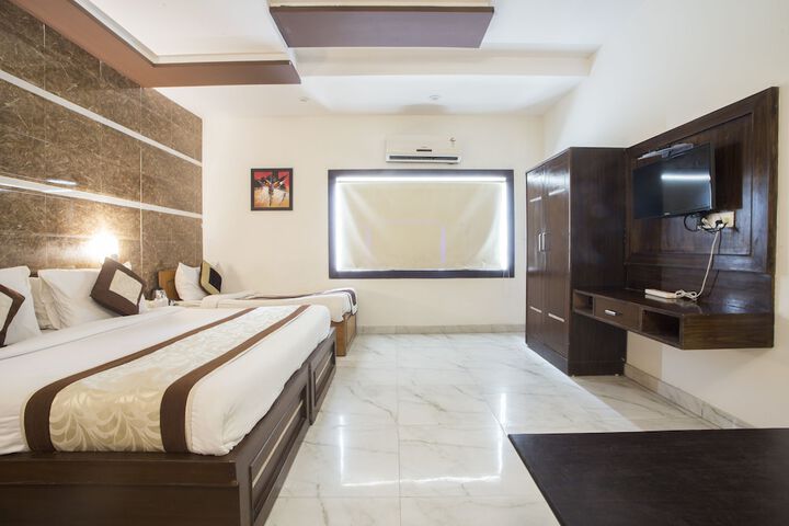 Room 30 of 48