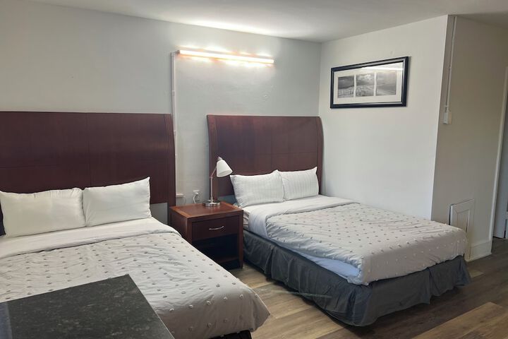 Basic Single Room (6 of 6)