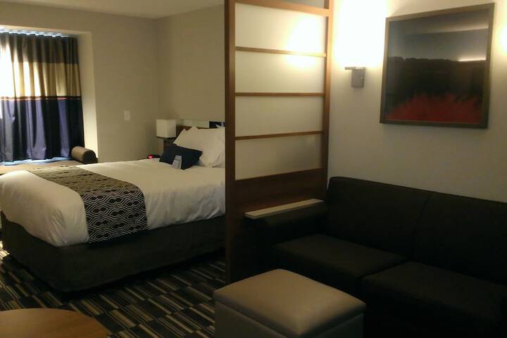 Room 5 of 33