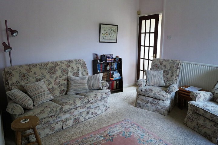 Lounge 13 of 18