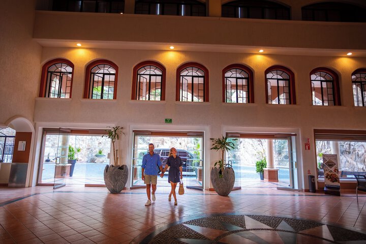 Guest Lobby