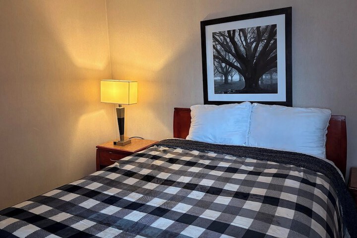 Room 6 of 25