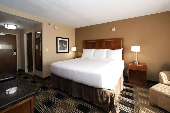 1 King Bed (8 of 12)