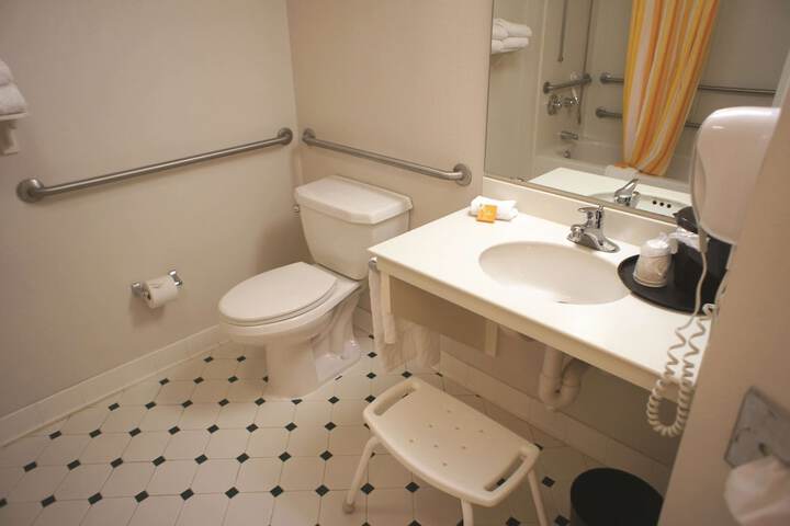 Room 13 of 79
