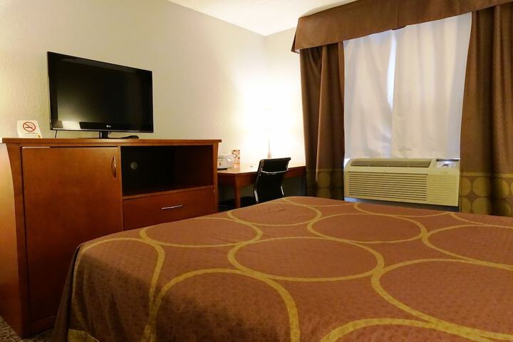 Room 17 of 47