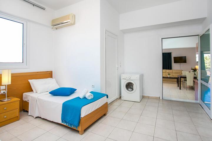 Room 35 of 47
