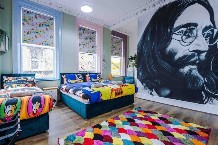 Room 5 of 11