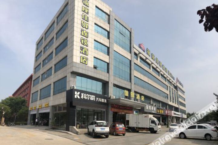 Hotel 8 of 32