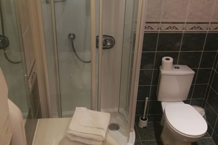 Room 18 of 36