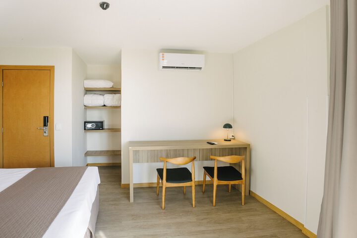 Room 12 of 34