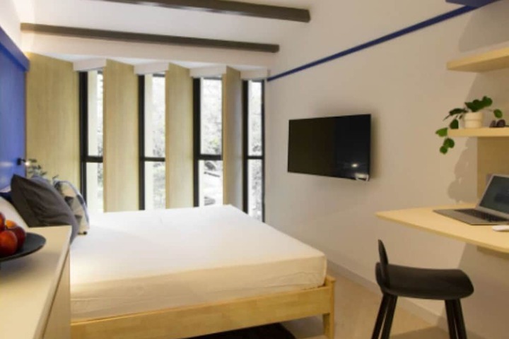 Room 6 of 43