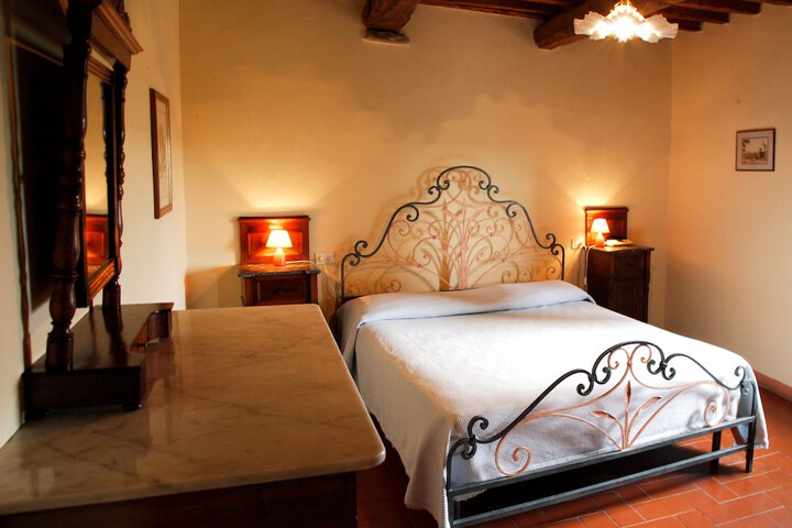 Room 4 of 66