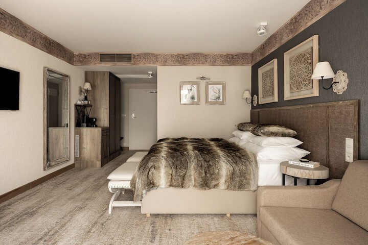 Room 9 of 53