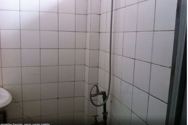 Room 16 of 41
