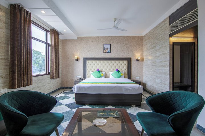 Room 18 of 29