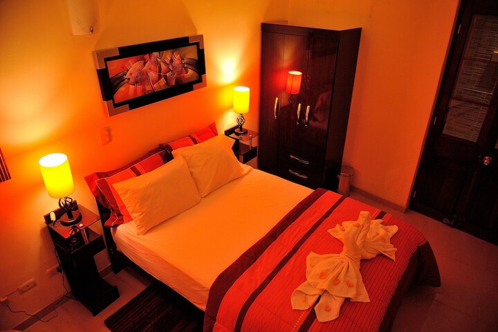 Room 18 of 100
