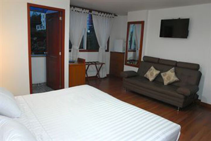 Room 14 of 35