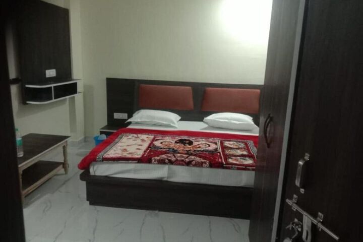 Room 31 of 38
