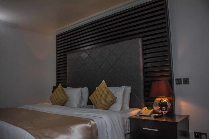 Room 4 of 44