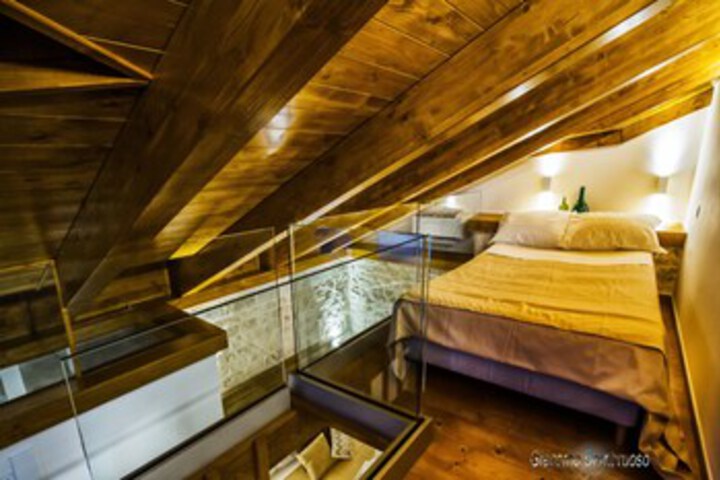 Room 9 of 22