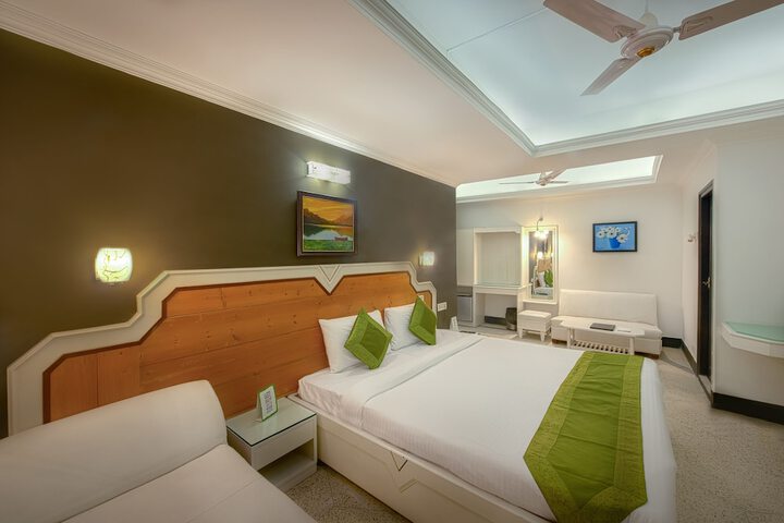 Room 10 of 36