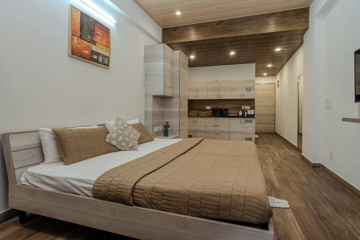 Room 8 of 25