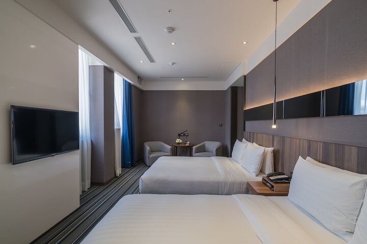 Room 64 of 108