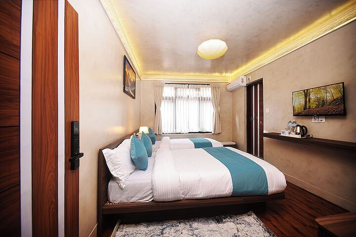 Room 13 of 24