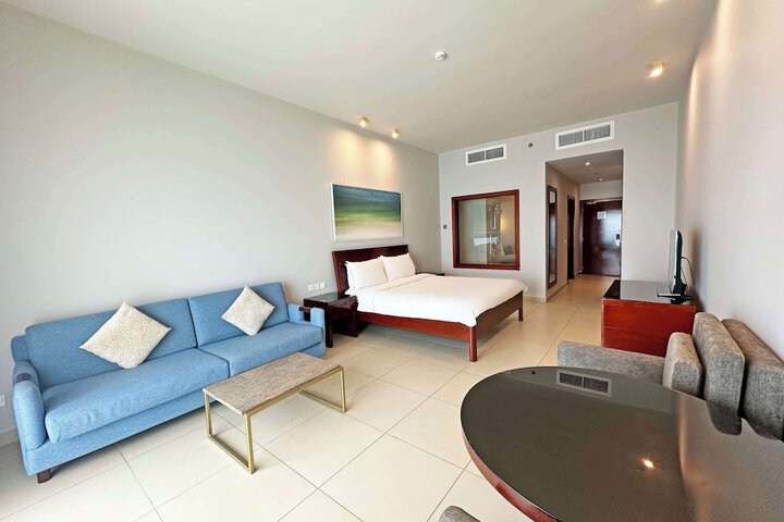 Room 53 of 168