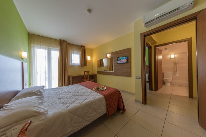 Room 21 of 45