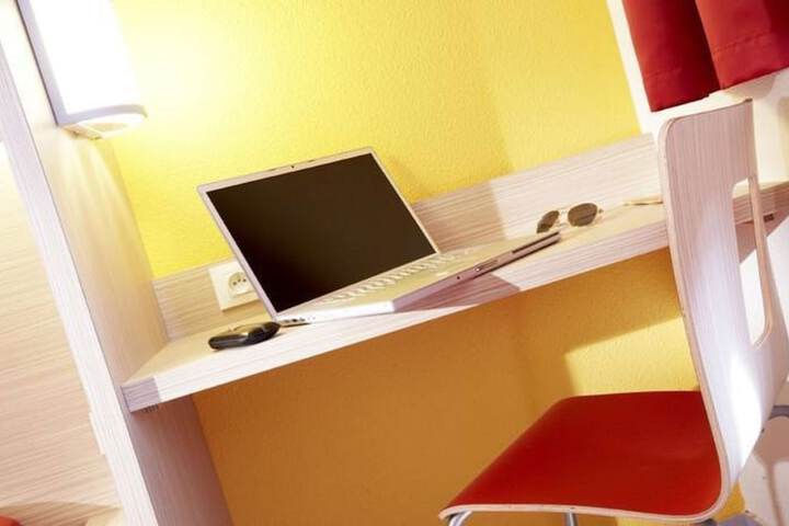 Room 15 of 27