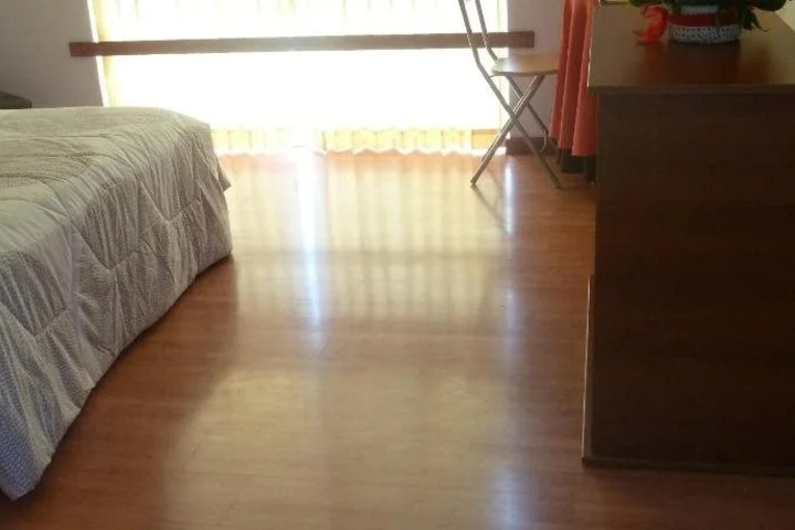 Room 7 of 18