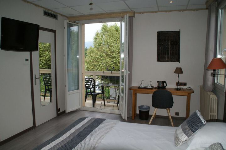 Room 8 of 37