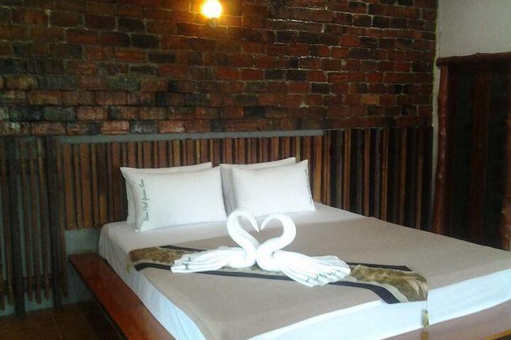 Room 2 of 6