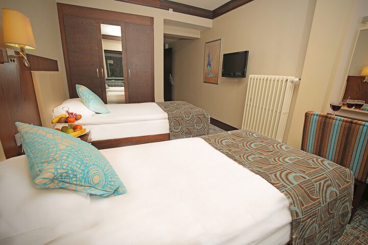 Room 9 of 117