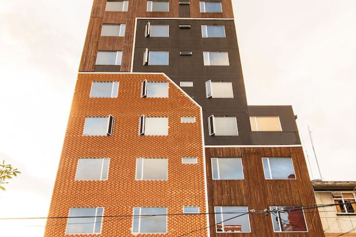 Exterior of Hotel American Visa Tower