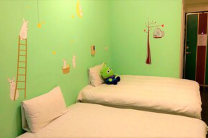 Room 29 of 38