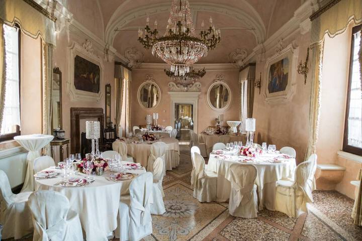 Ballroom/Hall 57 of 68